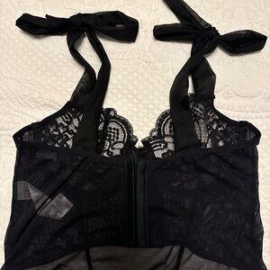 PrettyLittleThing Black Lace Mix tie corset 💃🏾